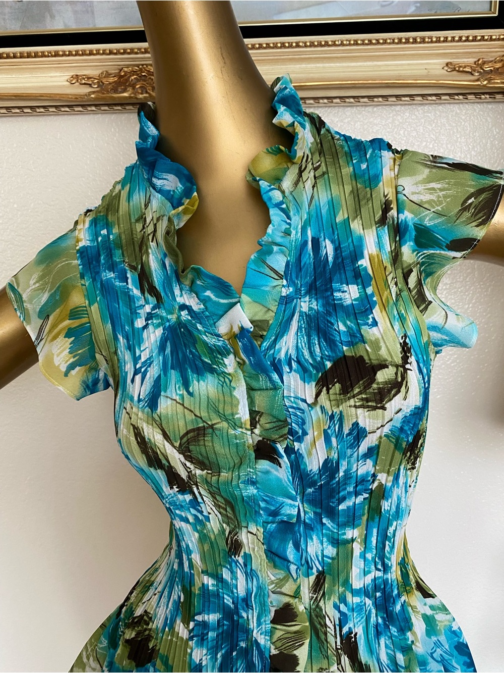 Allison Taylor Floral Ruched Vintage Sleeveless Top - Picture 3 of 10